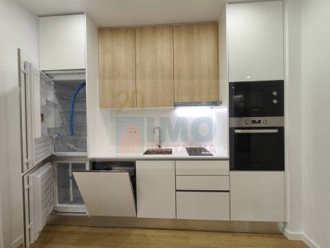 T1 Luxo c/ Terraço e Garagem - Santa Clara