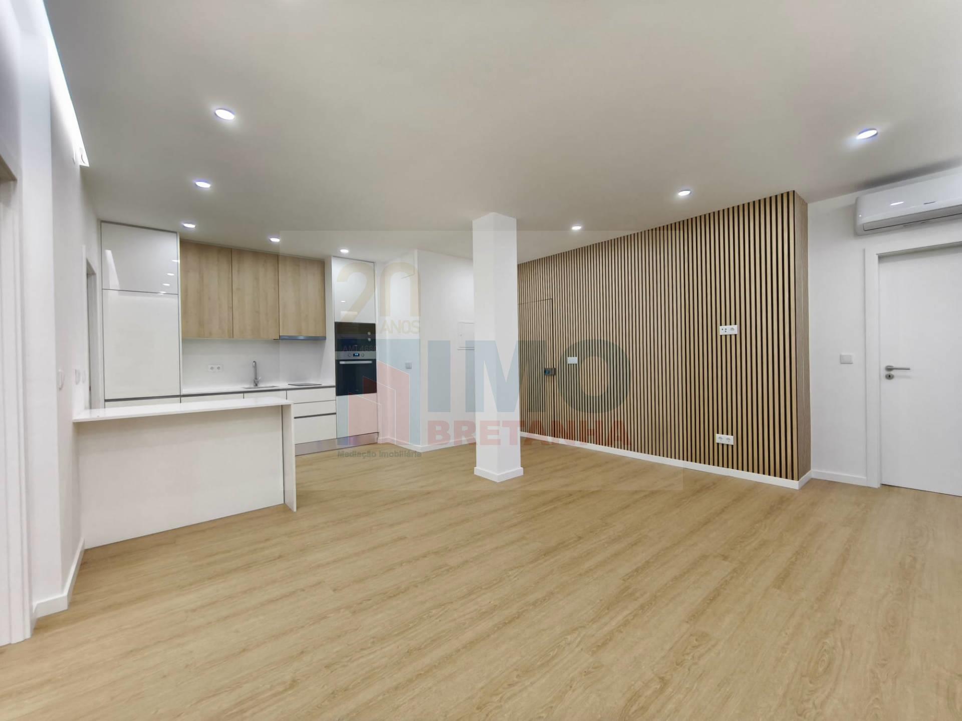 T1 Luxo c/ Terraço e Garagem - Santa Clara