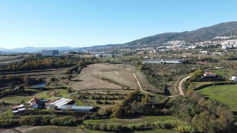 Quinta / Herdade com cerca de 11 ha - Covilhã