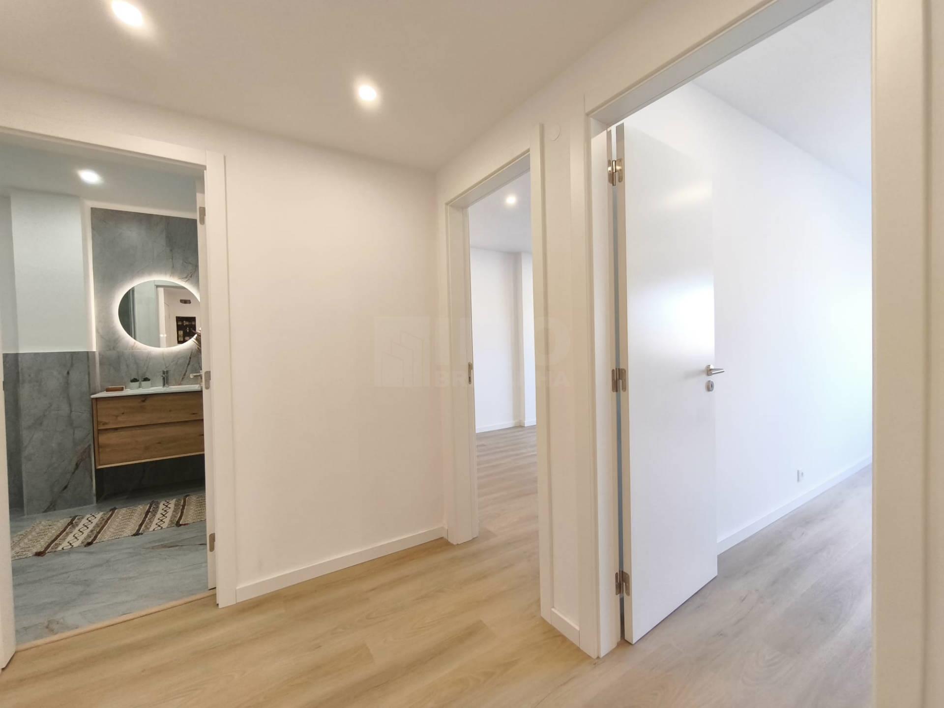 T1 + Estúdio + Garagem - Santa Clara - Coimbra