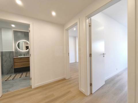 T1 + Estúdio + Garagem - Santa Clara - Coimbra