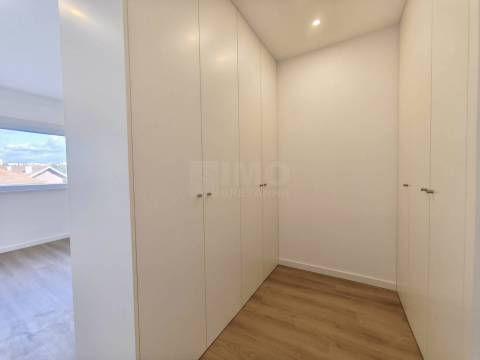 T1 + Estúdio + Garagem - Santa Clara - Coimbra