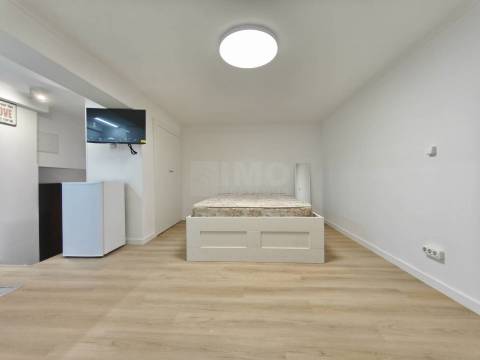 T1 + Estúdio + Garagem - Santa Clara - Coimbra