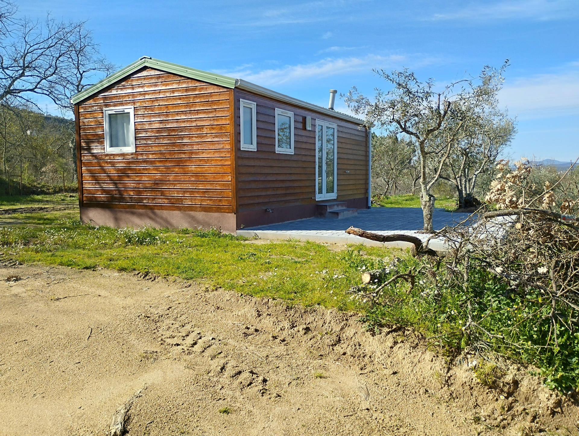 Terreno c/ Moradia Amovível - Monte Serrano