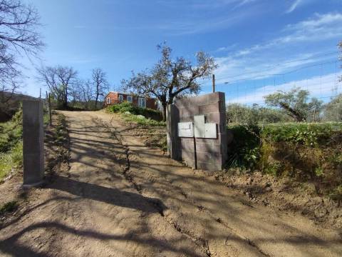 Terreno c/ Moradia Amovível - Monte Serrano