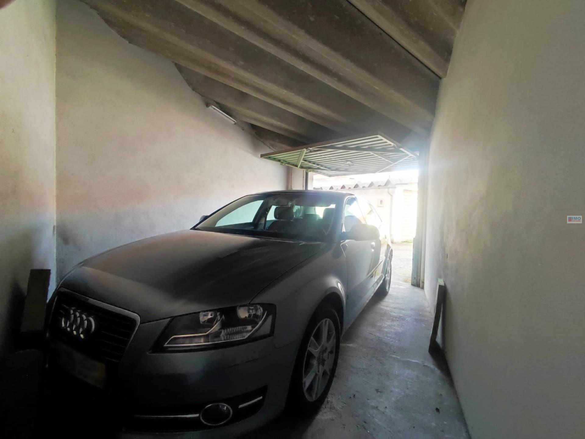 Garagem - Zona do Rodrigo