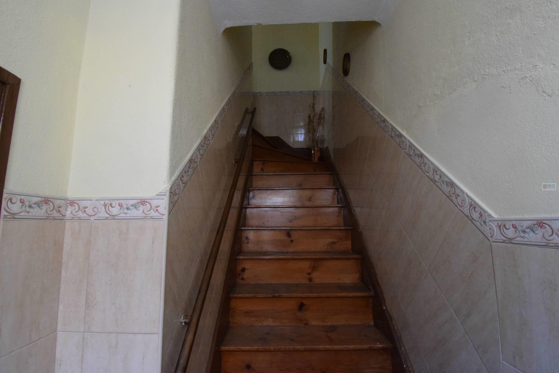 Moradia V2 c/ Comércio - Vila de Caria