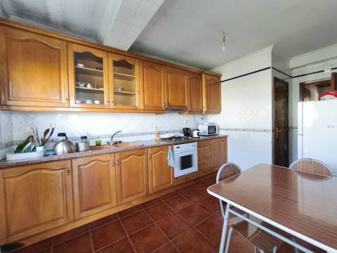 T3 Duplex c/ Garagem - perto do Hospital dos Covões