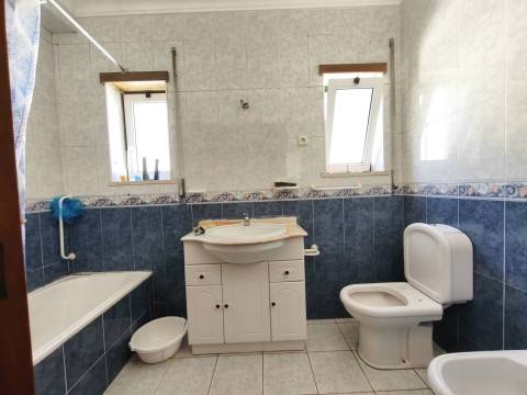T3 Duplex c/ Garagem - perto do Hospital dos Covões