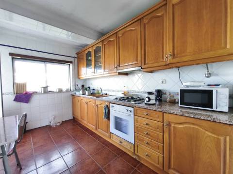 T3 Duplex c/ Garagem - perto do Hospital dos Covões