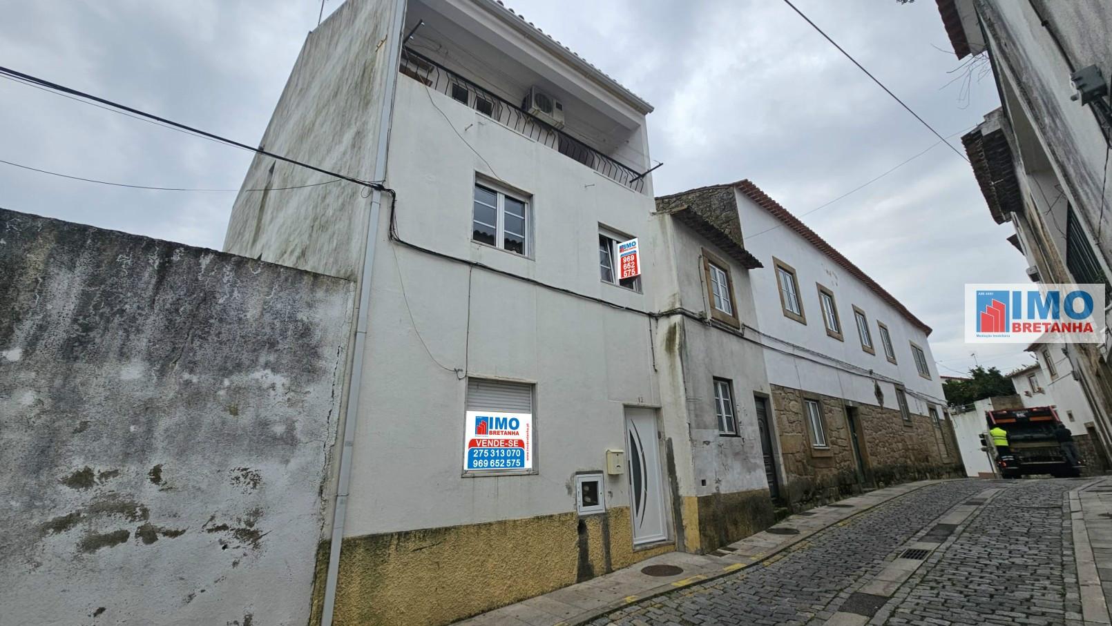 Moradia V4 c/ 2 entradas - Idanha-a-Nova