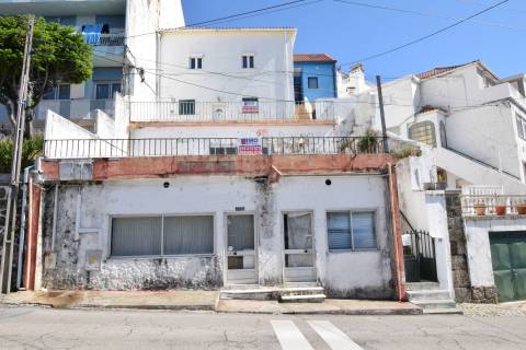 Investimento - Edifício c/ 2 Apartamentos T2 e espaço comercial - Covilhã