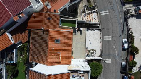 Investimento - Edifício c/ 2 Apartamentos T2 e espaço comercial - Covilhã