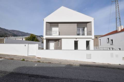 Moradia Isolada V4 - NOVA - Covilhã