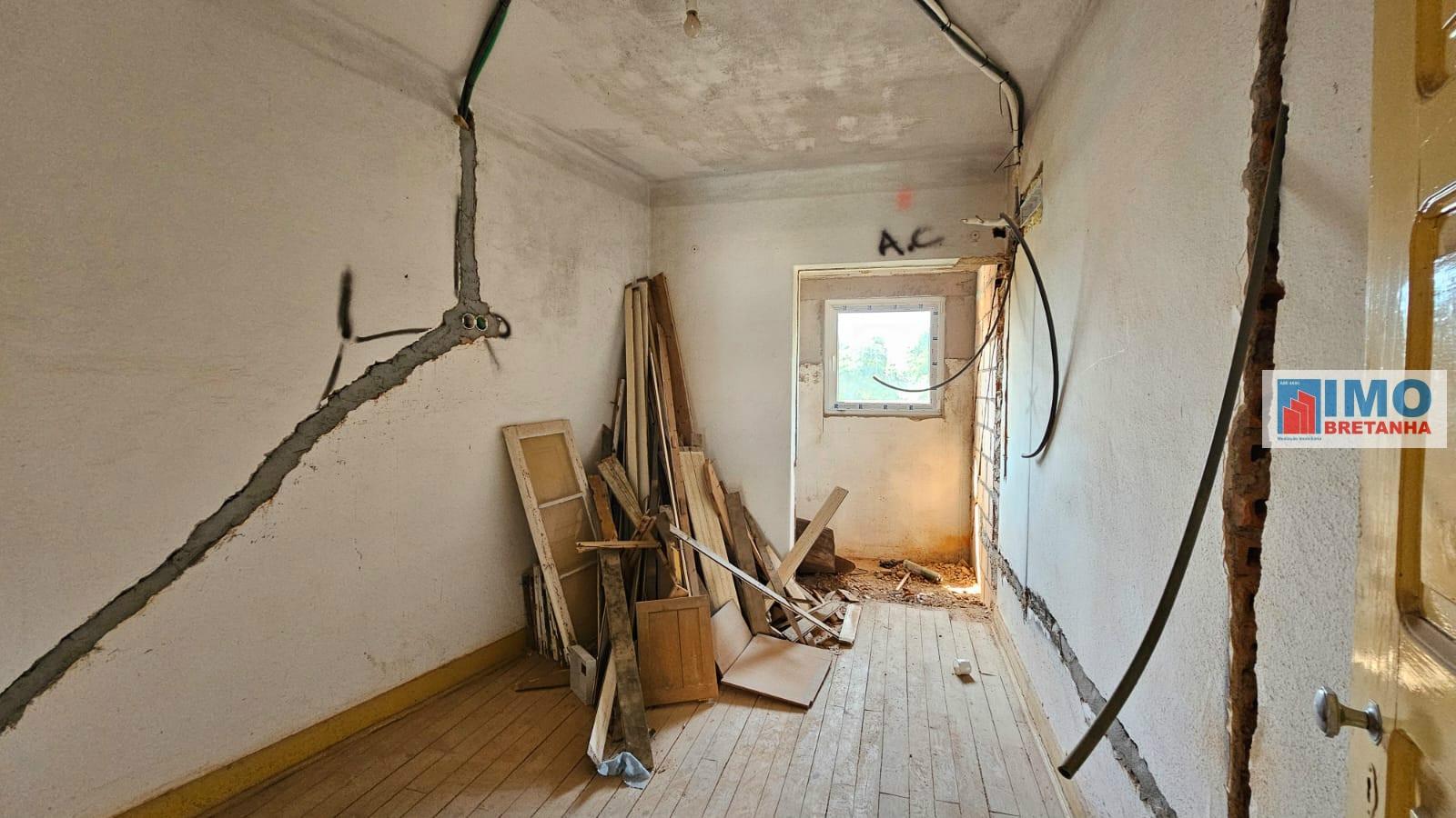 3 Apartamentos T2 e 2 garagens zona histórica de Castelo Branco