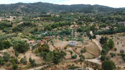 Terreno c/ Moradia p/ Terminar - Pero Viseu