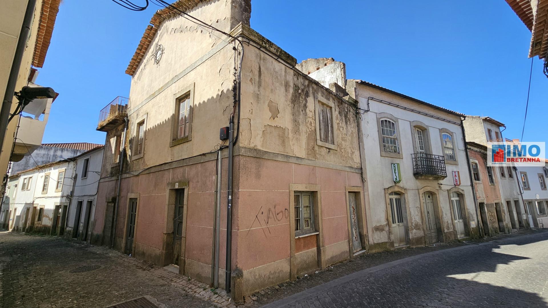 Moradia p/ Renovar em Alcains