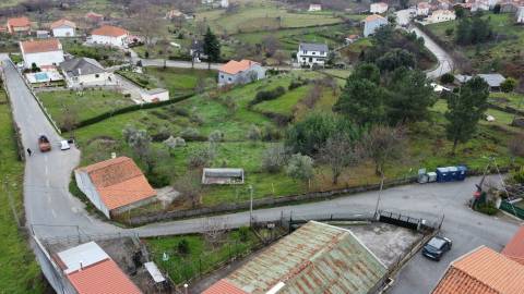 Terreno Urbano p/ Investimento – Unhais da Serra - Possível Construção de 6 Moradias