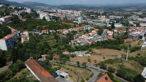 Investimento / entrada da  Covilhã - 2 Artigos Urbanos 1 - Rústico