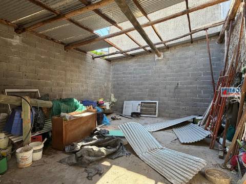 Oportunidade Única na Póvoa de Rio Moinhos: O Espaço que se Adapta aos Seus Sonhos 🏡