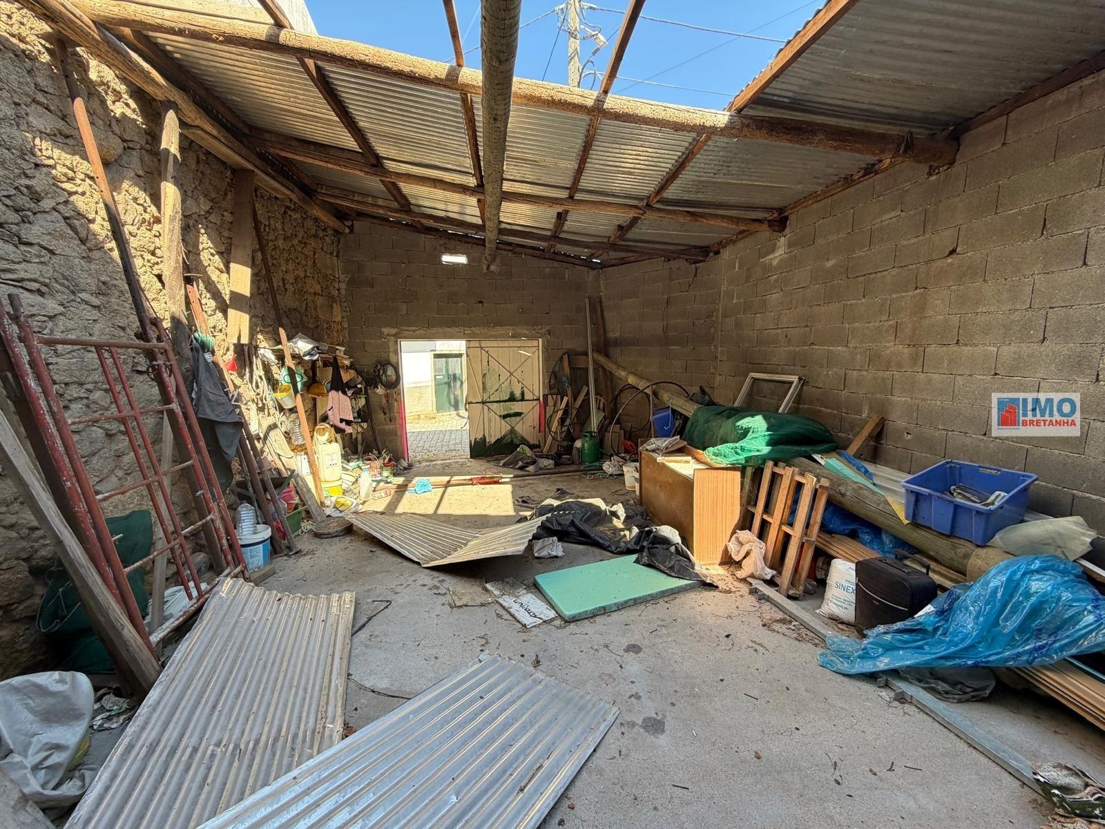 Oportunidade Única na Póvoa de Rio Moinhos: O Espaço que se Adapta aos Seus Sonhos 🏡