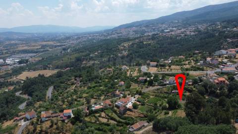 Terreno com 4.522 m² e Viabilidade de Construção - Vila do Carvalho