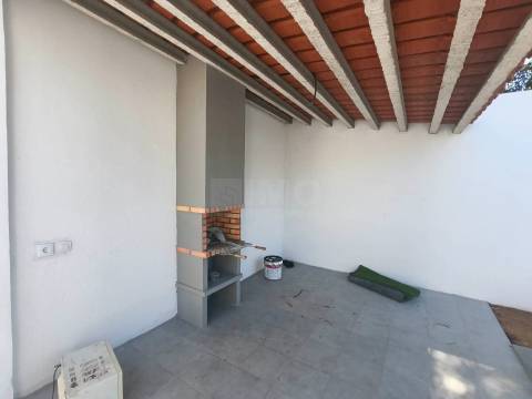Moradia V3 c/ Piscina - Sobreda - Almada