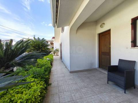 Moradia T6+3 c/ Piscina e Garagem - Coimbra
