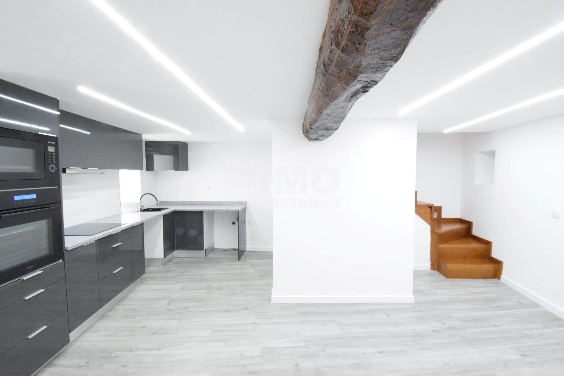 Moradia T3 Remodelada - Centro da Boidobra - Covilhã