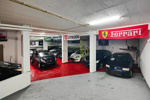 Vende-se Garagem em Rio de Mouro com 200m2