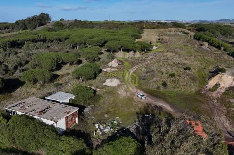Terreno Rústico com 15.240m2, para venda na Terrugem