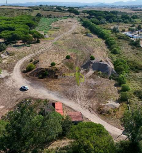 Terreno Rústico com 15.240m2, para venda na Terrugem