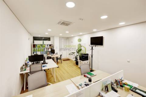 Loja na Anta com 80m2 Remodelada