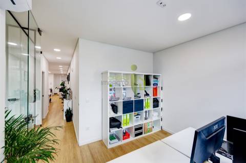 Loja na Anta com 80m2 Remodelada