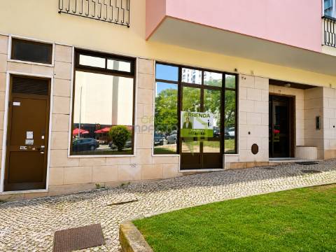 Loja  Arrendamento em Alfragide,Amadora