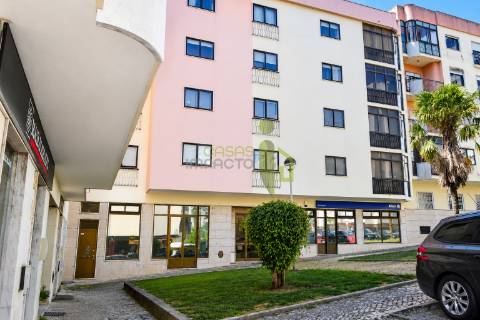 Loja  Arrendamento em Alfragide,Amadora