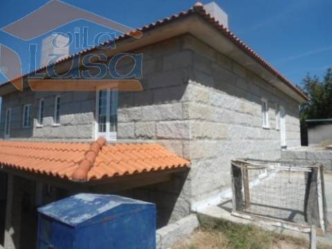 Quinta e moradia e outras