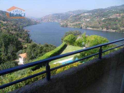 Moradia com vistas para o rio Douro - Resende 
