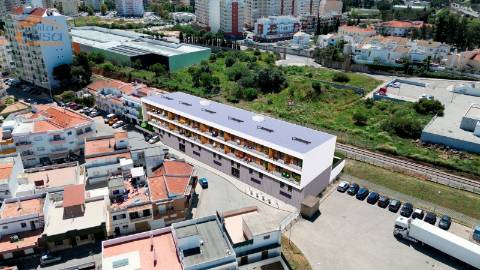 T1+1 Novo c/ garagem e varanda 17,70m2 em Portimão Empreendimento.