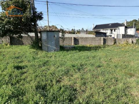 Terreno para construção de duas moradias - Antas (negociável)