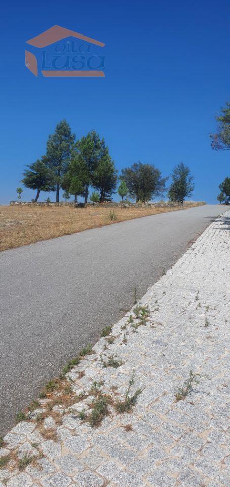 Terreno com paisagem para a Vila