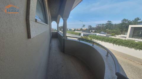 Moradia de 4 frentes na praia da Madalena, VN Gaia