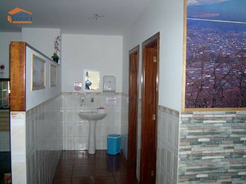 1 LOJA (2 frações unidas) junto às piscinas de Águas Santas
