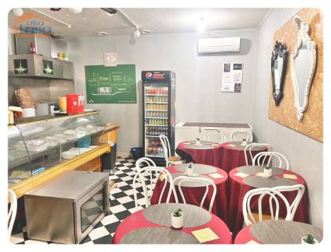 Café snack bar a funcionar no Centro Comercial Monte Crasto Gondomar