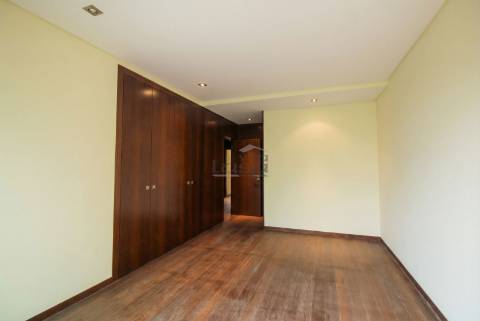 Moradia Nova T4 Centro de Vila Nova de Gaia garagem para 3 carros 