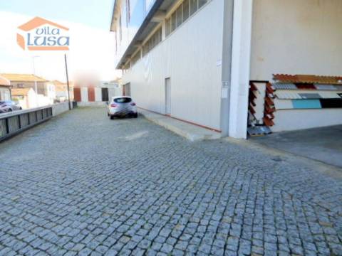 Armazém 8.000 m2 de área coberta Vila Nova de Gaia