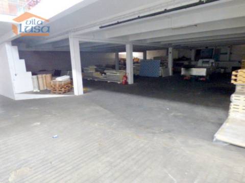 Armazém 8.000 m2 de área coberta Vila Nova de Gaia