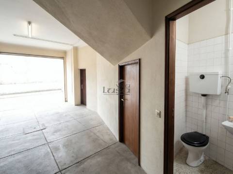Moradia T4 Carvalhido, 2 garagens e pequeno quintal
