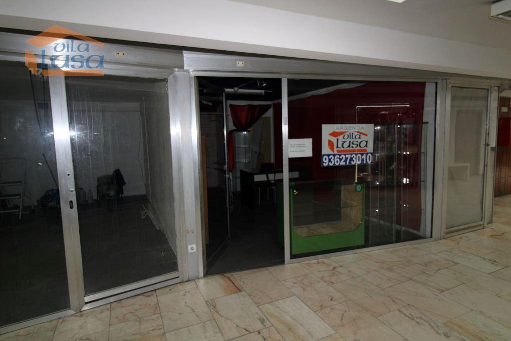 Excelente Oportunidade de Negócio! Loja à Venda no Centro Comercial de Cedofeita