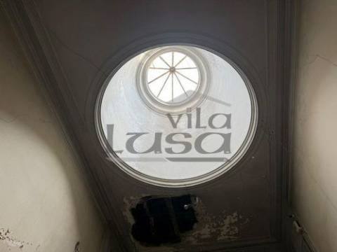 Predio para reabilitar na rua D.João IV no Porto